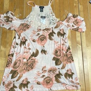 BNWT rue 21 off the shoulder top